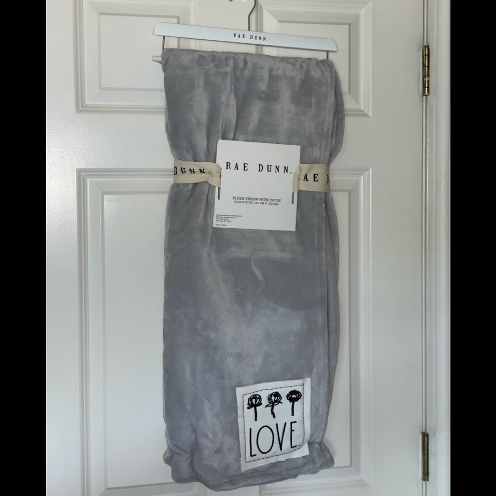 NWT Rae Dunn “LOVE” throw